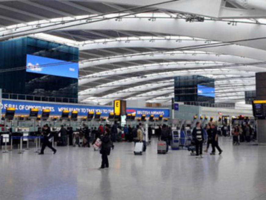 Giornata nera per i collegamenti aerei: possibili ritardi e cancellazioni su Londra