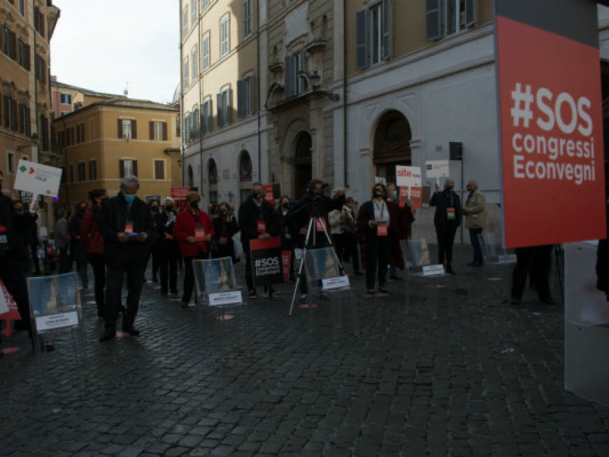 La meeting industryscende in piazza, a Roma la protesta