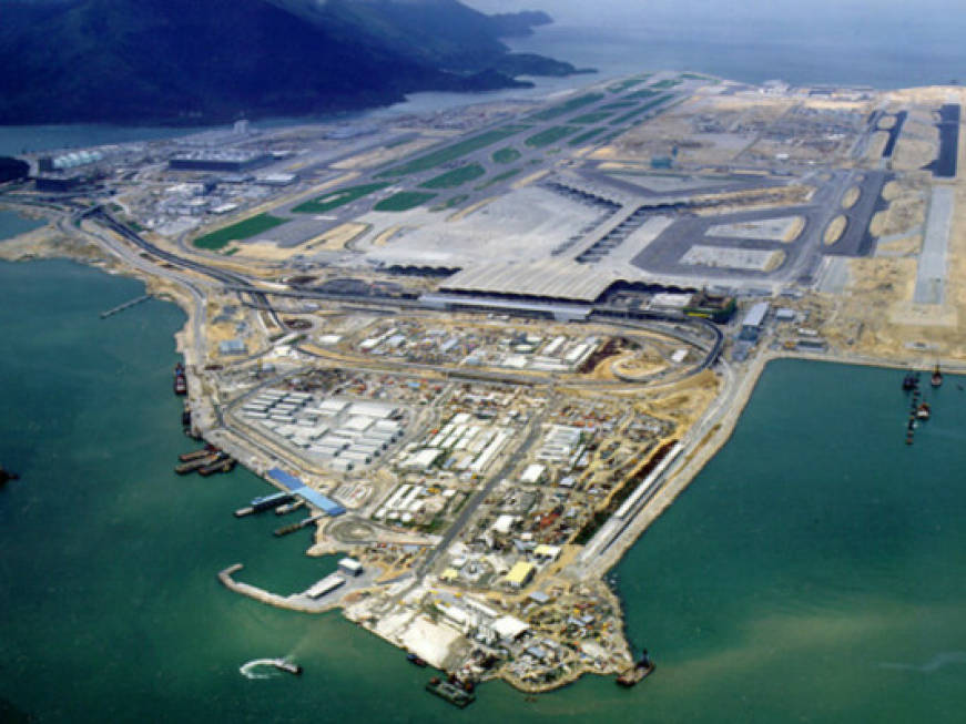 L’aeroporto di Hong Kong torna operativo