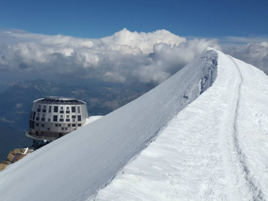 Monte Bianco, una cauzione di 15mila euro per scalare la via francese