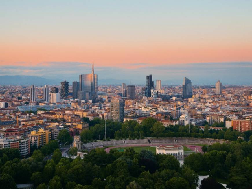 Milano, dal 2024 aumenta la tassa di soggiorno