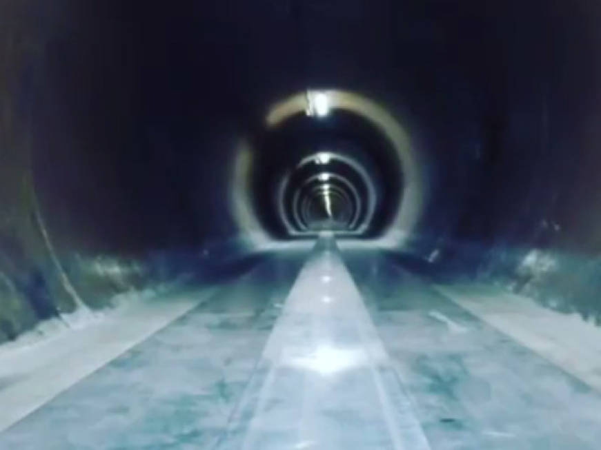 Hyperloop, un video mostra come si viaggerà sui treni supersonici di Elon Musk