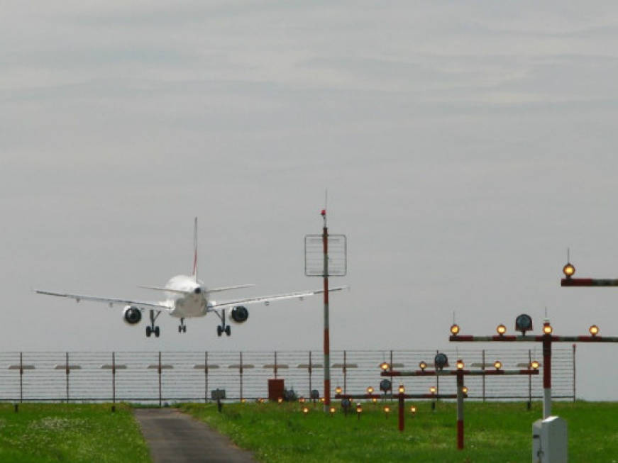 Voli e nodo 5G: la nuova tecnologia mette a rischio la sicurezza in aereo