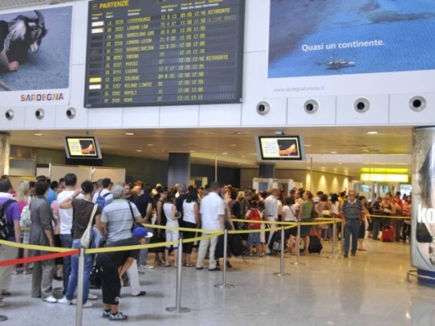 Trend al rialzo per il traffico aereo di agosto a Cagliari