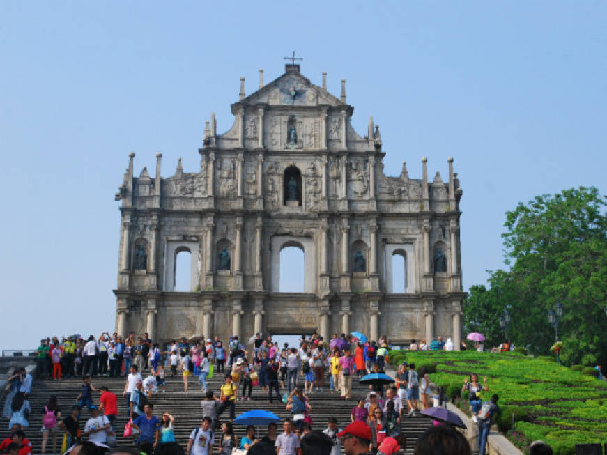 Cina, stop al test Pcr per i turisti in entrata: basterà il tampone rapido