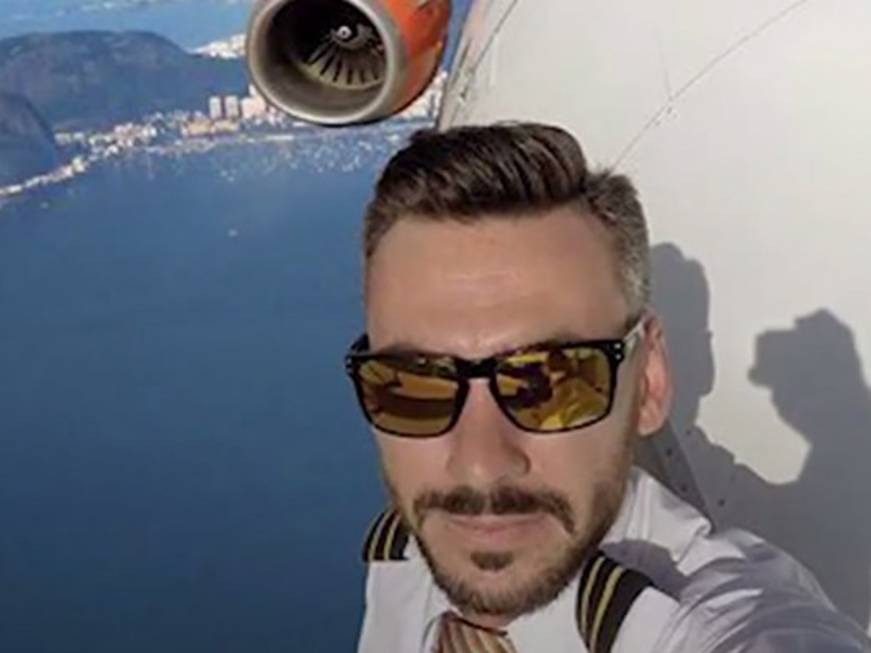 I selfie ad alta quota del pilota di aerei: il trucco c’è (e si vede)