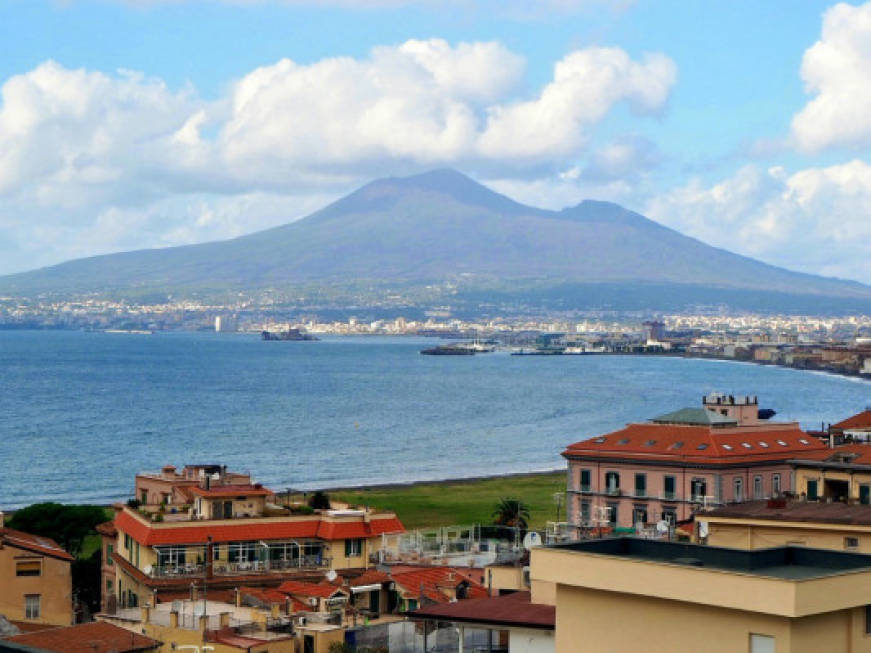 Turismo in crescita a Napoli, più pernottamenti nelle strutture ricettive