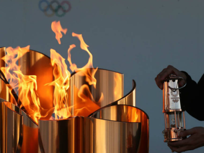 Olimpiadi di Tokyo: arrivano i primi voli con gli atleti, ma c'è un nuovo stato di emergenza