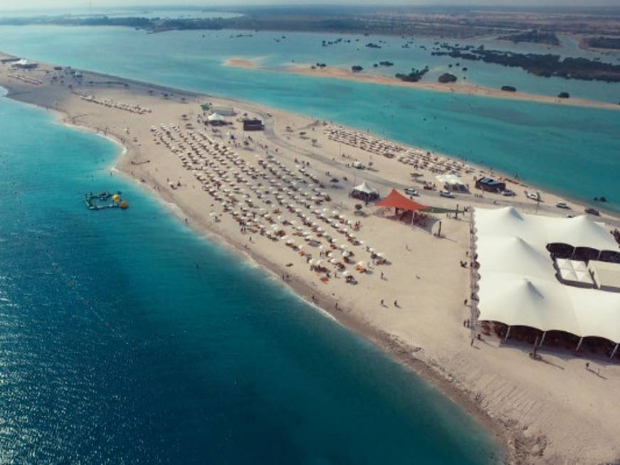 Taglio del nastro per Sir Bani Yas Cruise Beach, la spiaggia per crocieristi di Abu Dhabi