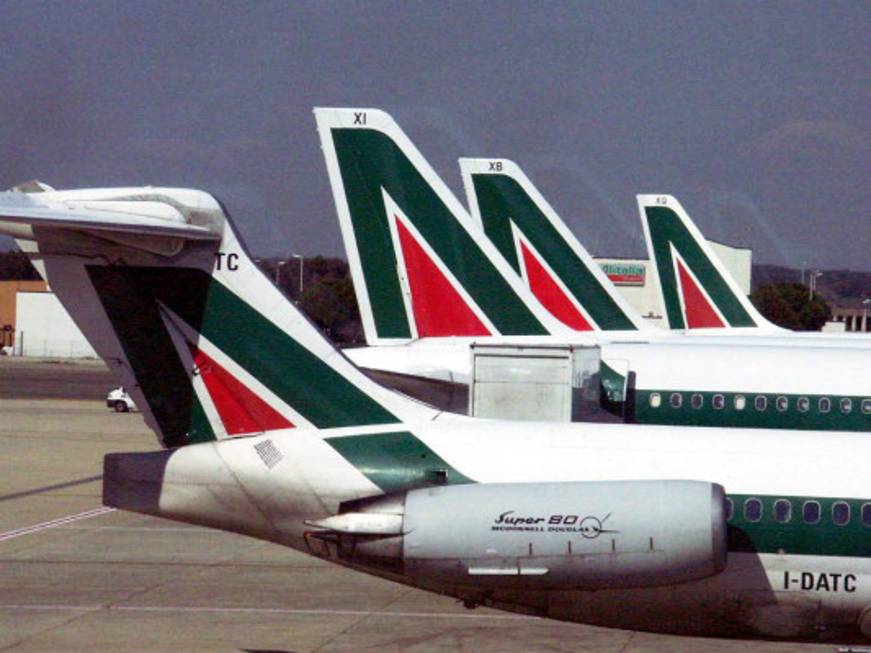 Alitalia fa cassa vendendo tre slot a Londra Heathrow