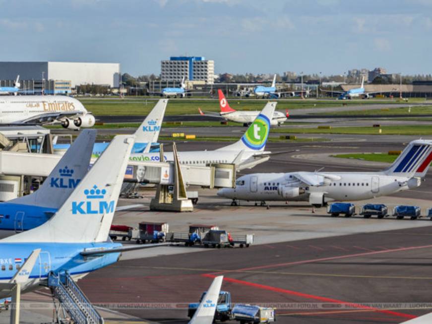 Il trasporto aereo brinda: dieci anni di utili. Le cifre della Iata