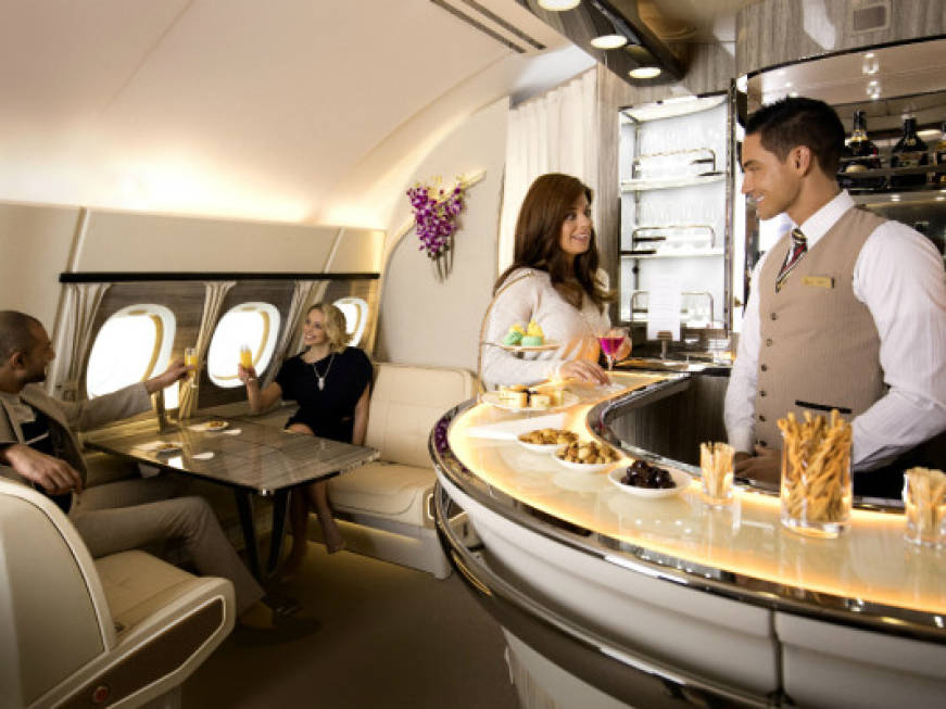 Emirates premia i frequent flyer moltiplicando le loro miglia