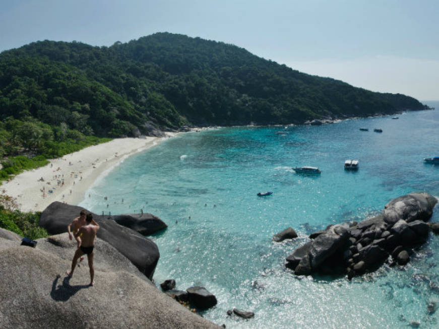 Troppi turisti e ambiente a rischio, la Thailandia chiude l&amp;#39;isola di Koh Tachai