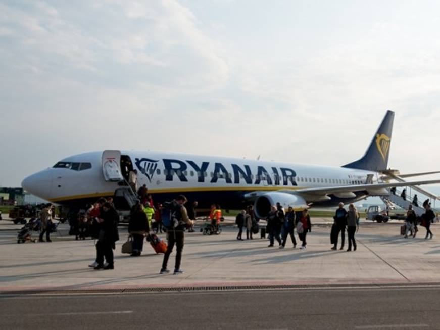 Ryanair cancella trenta voli per lo sciopero di domani