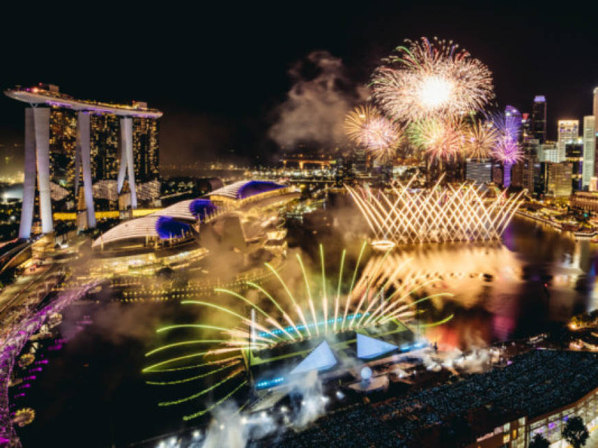Singapore celebra l'ultimo dell'anno con 2019: Odissea nello Spazio