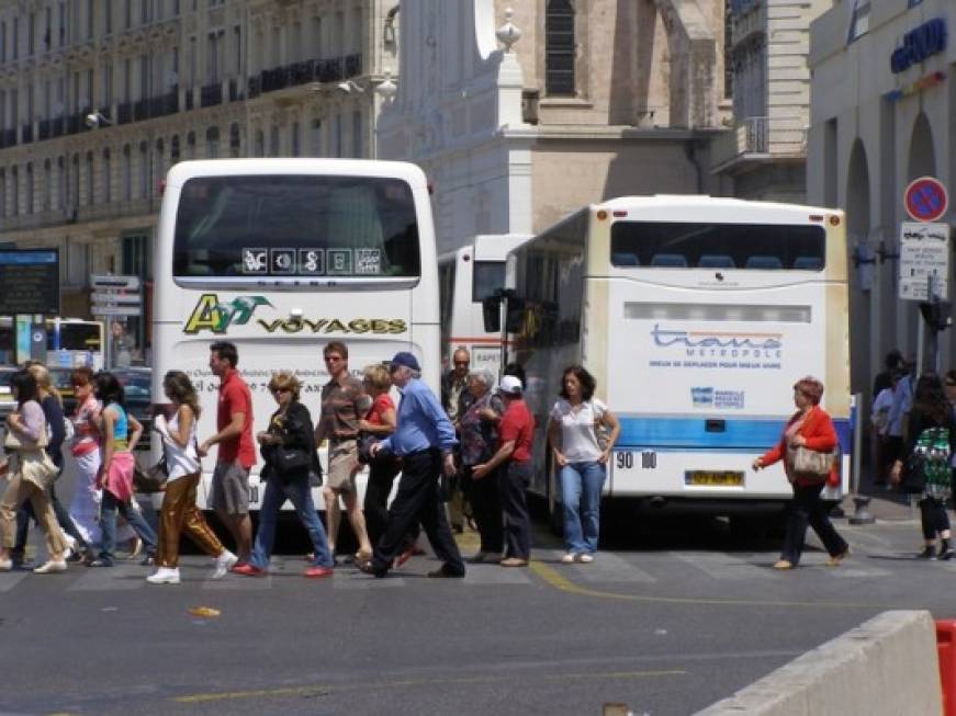 Viaggi in bus, tariffe al ribasso: la nuova frontiera dei trasporti