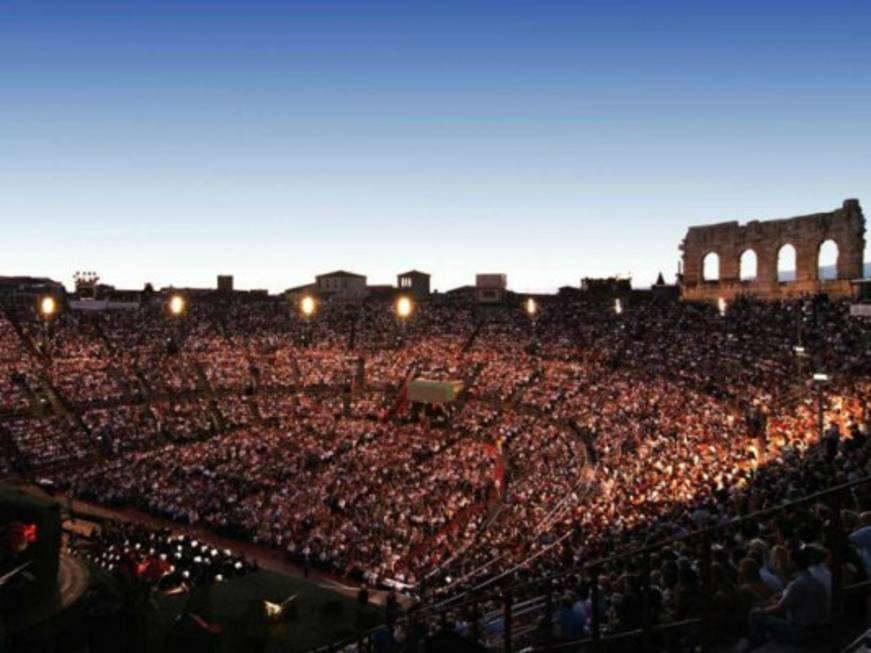 Garda Veneto: Opera bus service per il centenario dell&amp;#39;Arena di Verona