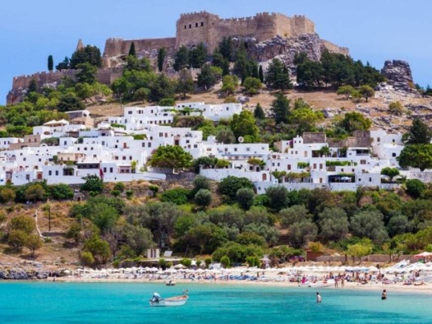 La Grecia riapre gradualmente al turismo estero: le nuove regole
