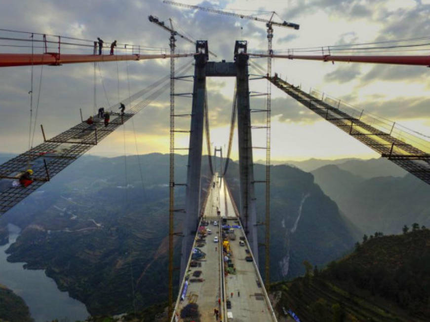 Un ponte alto più di 400 metri, il primato della Cina