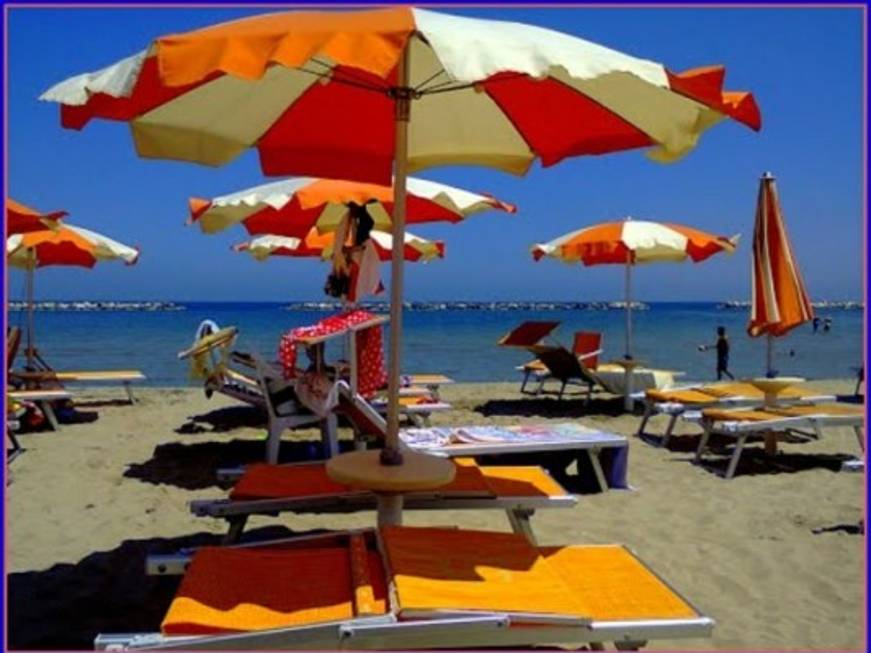 Ferragosto, numeri in crescita ma nessun sold out: i dati Assoturismo