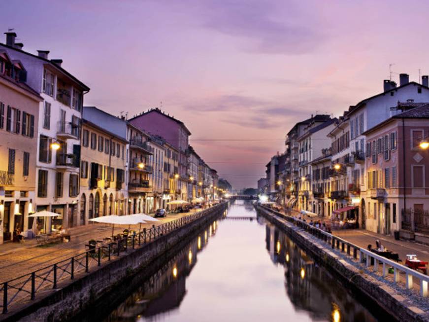 Milano sogna la riapertura dei Navigli con una spiaggia in piazza Cavour