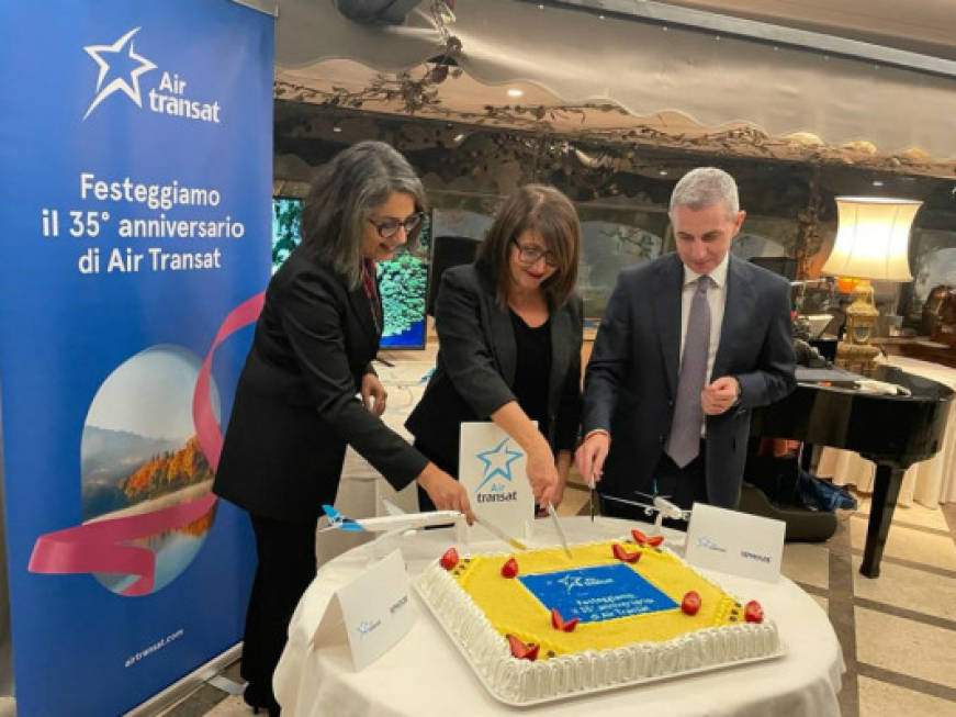 Air Transat festeggia i 35 anni dalla sua fondazione e presenta il nuovo operativo