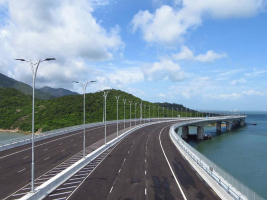 In Cina il ponte dei record: 55 km sul mare per unire Hong Kong