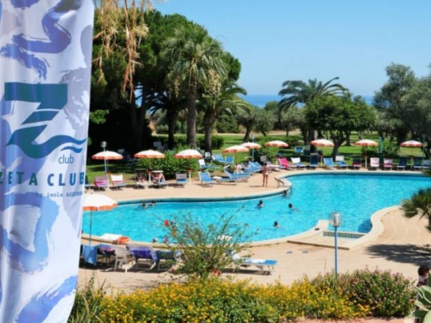 Isola Azzurra investe sull'estate con la formula Land&amp;Sea