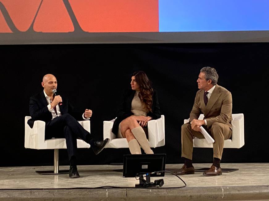 AURA, oggi il debuttoLa diretta della opening