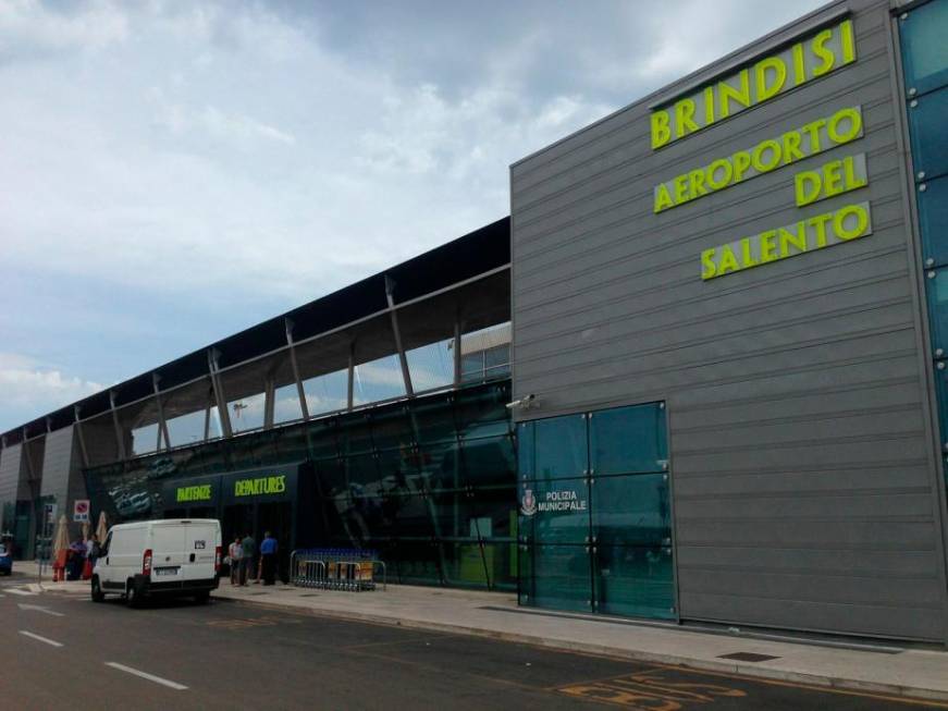 Aeroporti di Puglia: “Nessun problema carburante a Brindisi”