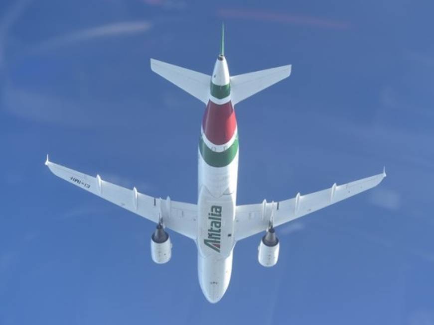 Cordata a quattro per Alitalia, i commissari: “No comment”. E in Cerberus arriva l’italiano Nicastro