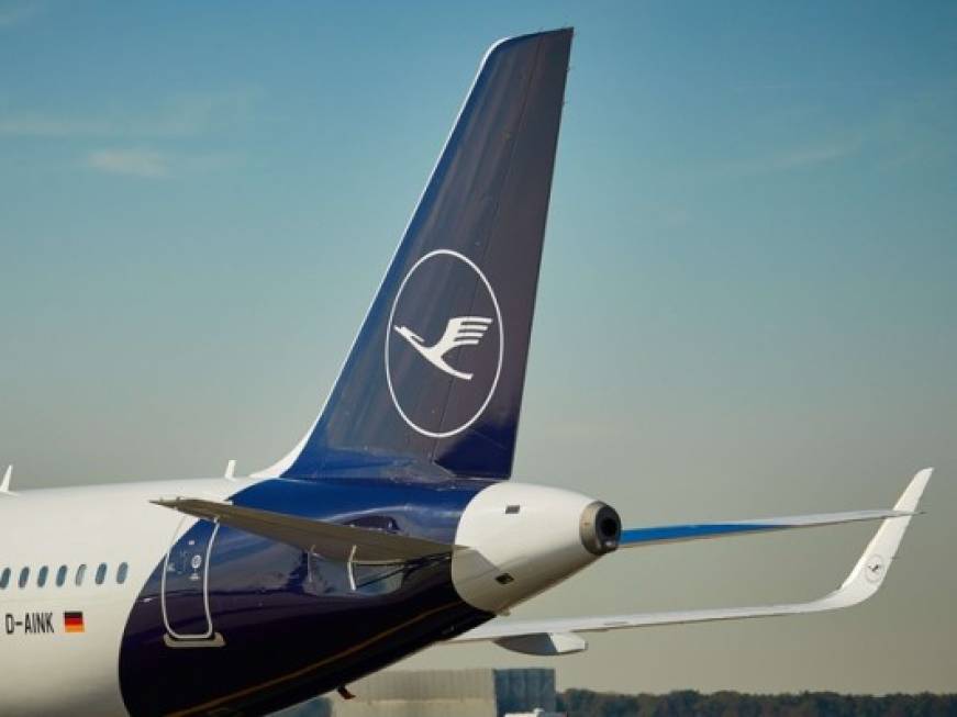 Lufthansa Group: 150 aerei a terra per il taglio dell'operativo