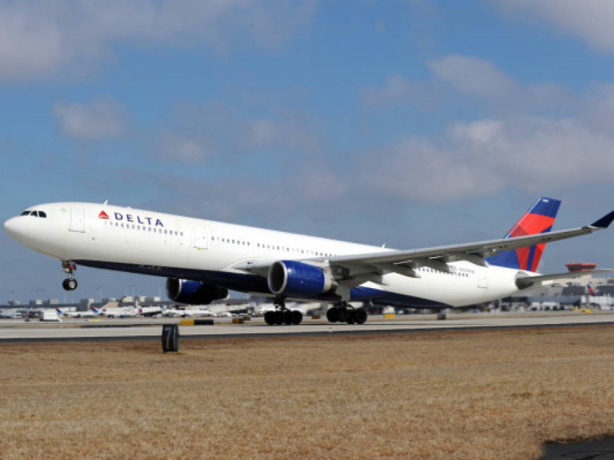 Delta trova l’accordo con il sindacato piloti: stop ai licenziamenti fino al 2022