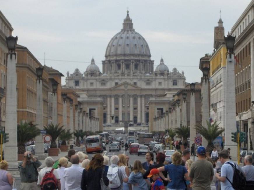 Roma dice addio al nuovo logo, torna il vecchio Spqr