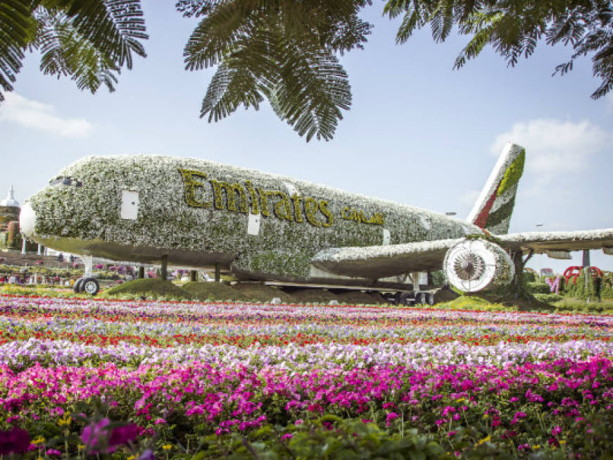 L'aereo Emirates più speciale: un A380 realizzato con mezzo milione di fiori