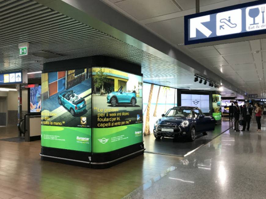 Europcar Italia e Mini Cabrio trasformano Fiumicino in Hollywood