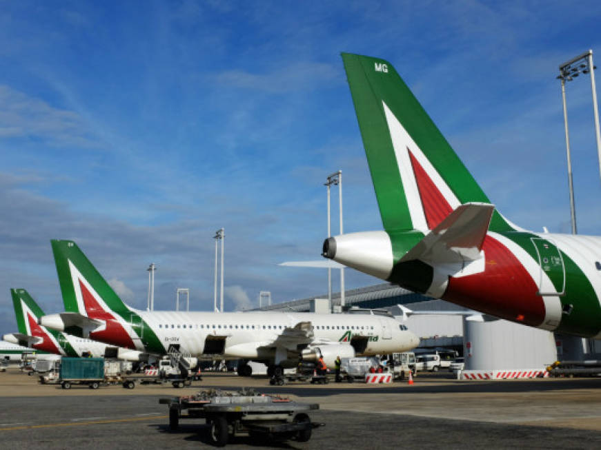 Alitalia: a rischio il passaggio del brand alla newco Ita. La richiesta della Ue