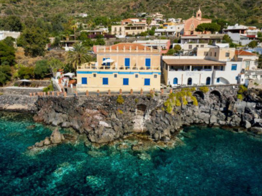 Gruppo Una cresce in Sicilia con l'Ariana Isole Eolie - Una Esperienze