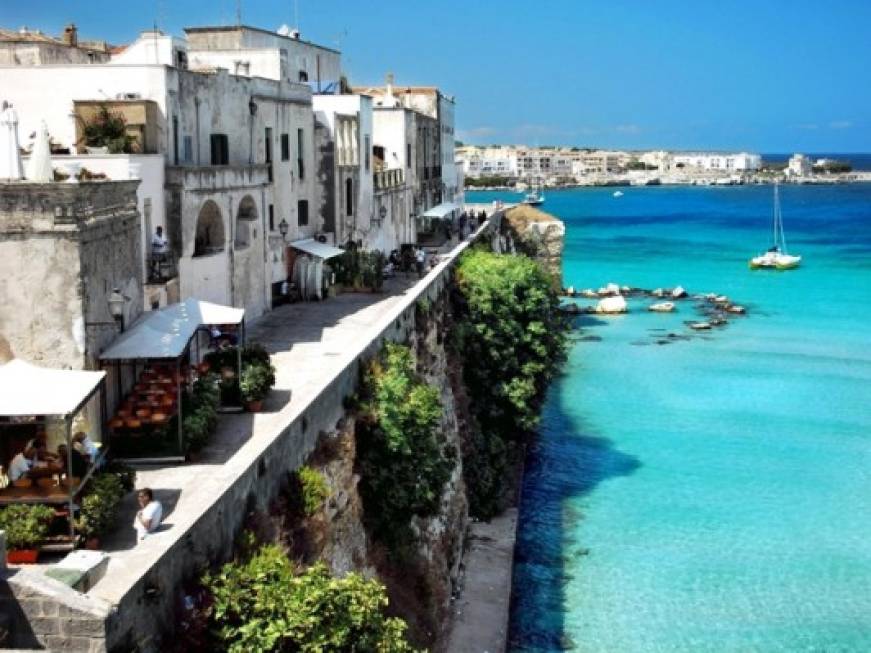 Puglia: trasmissione dati degli hotel solo per via telematica