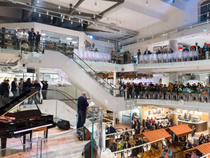 Inaugurato Eataly Smeraldo a Milano, polo di attrazione tra cibo e musica