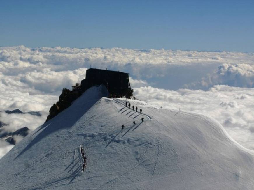 Sposarsi nel rifugio più alto d&amp;#39;Europa: apre ai matrimoni la Capanna Margherita