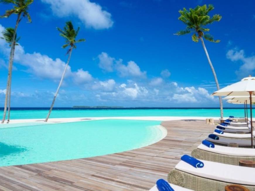 Baglioni rimanda a ottobre la riapertura dell’hotel alle Maldive