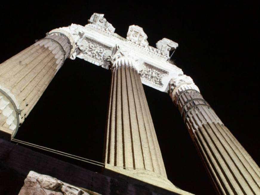 Roma, riprendono le visite serali ai Fori Imperiali