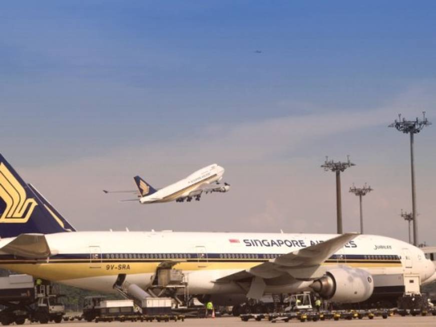 Bagagli a bordo, Singapore Airlines aumenta la franchigia