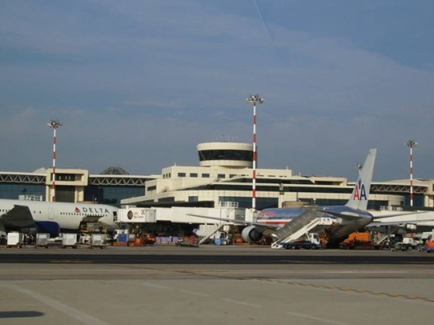Tasse aeroportuali: sconto del 25 per cento per le compagnie aeree