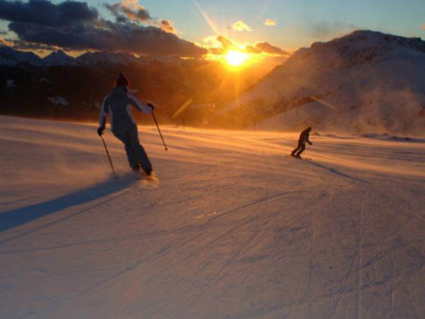 Arriva #Trentinoskisunrise, tutto il calendario per sciare all’alba
