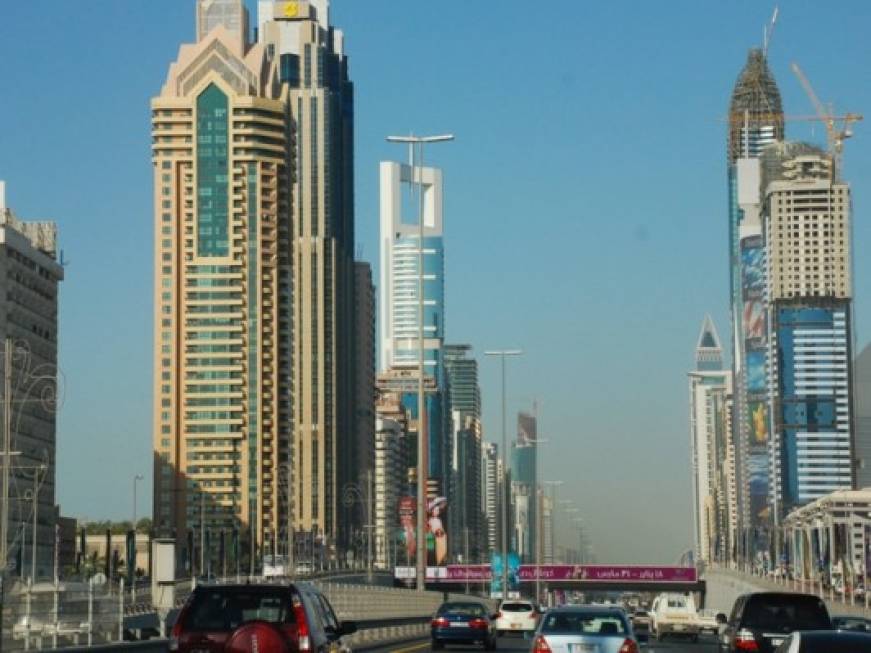 Dubai promuove il lusso, la Polizia viaggia sulle Lamborghini