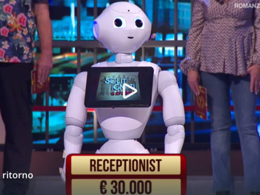 Paolo Pepper, il robot receptionist, sbarca in Tv: l’apparizione a ‘Soliti Ignoti’