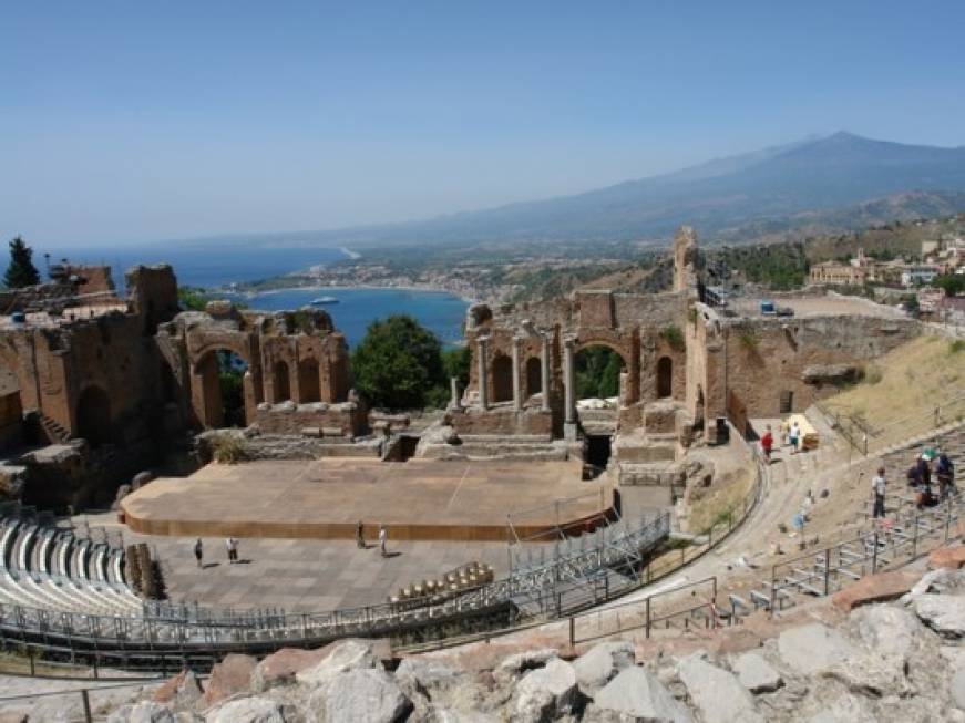 Sicilia a caccia di nuovi turisti, un casinò a Taormina