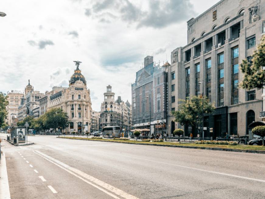 La Spagna riaprirà ai turisti a giugno